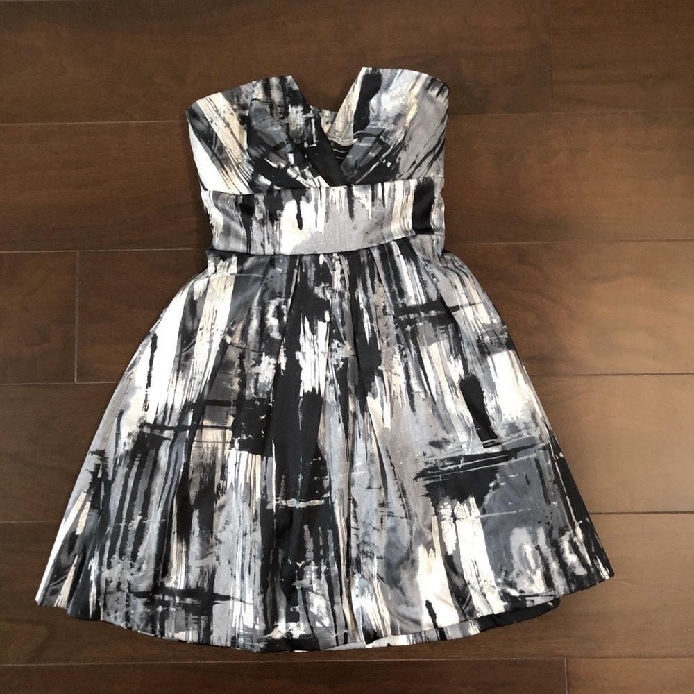 Speechless strapless graphic print dress